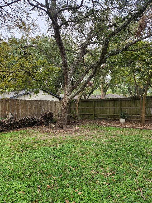 604 Fairway Drive, Richmond, Texas image 30