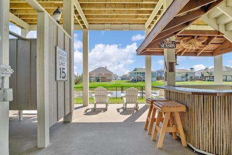 Single Family Residence in Crystal Beach TX 2288 Crab Street 39.jpg