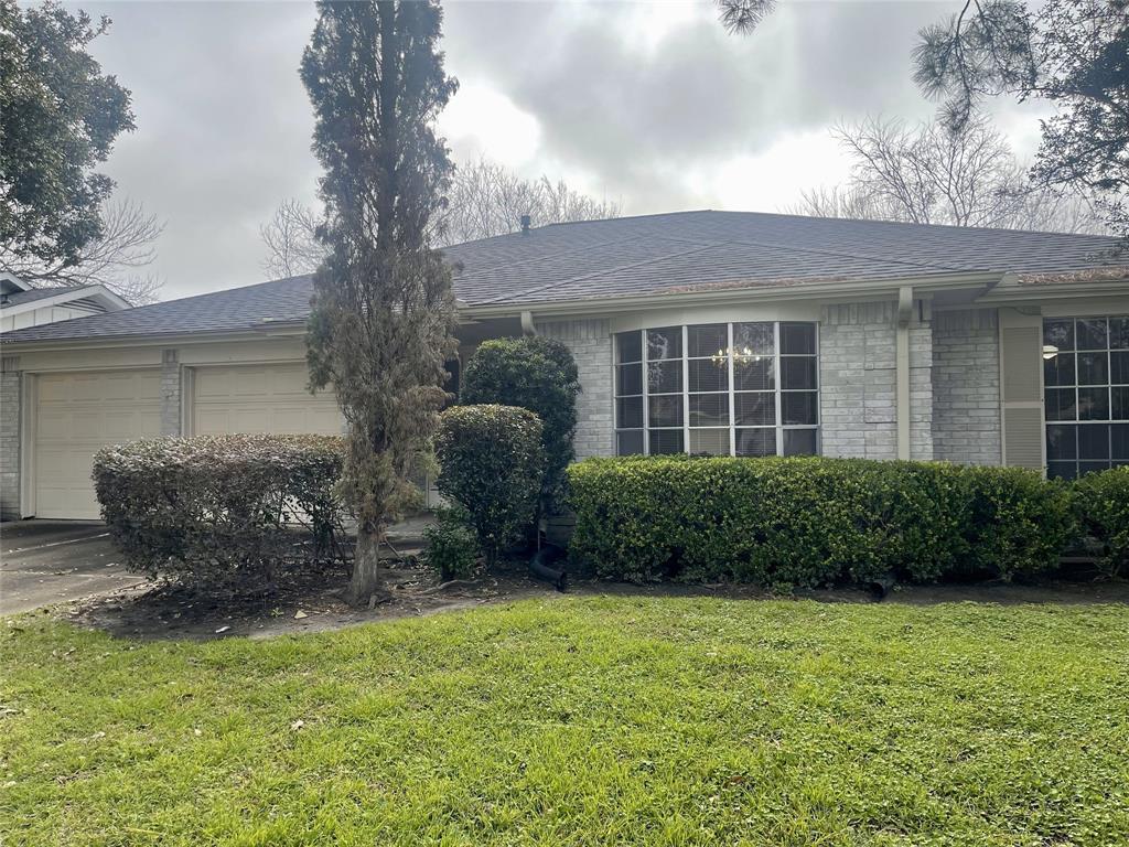 10415 Huntington Wood Drive