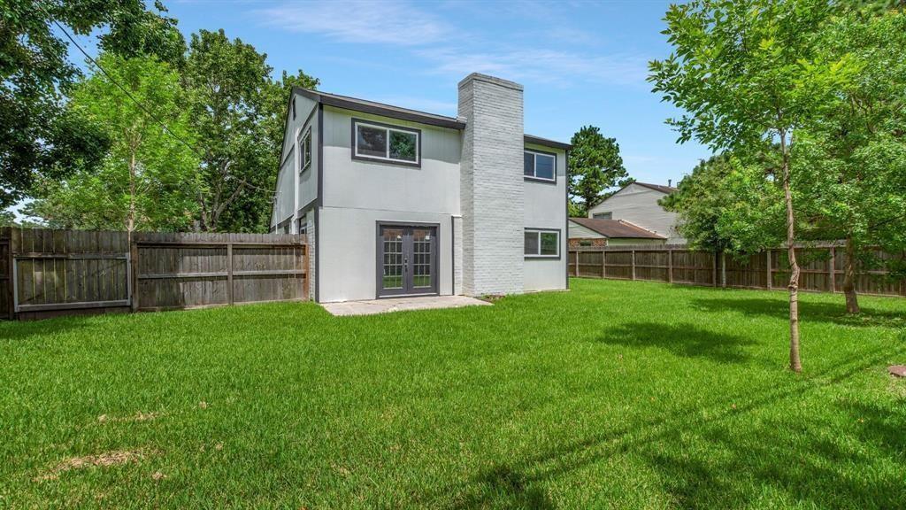 445 E Castle Harbour Drive, Friendswood, Texas image 5