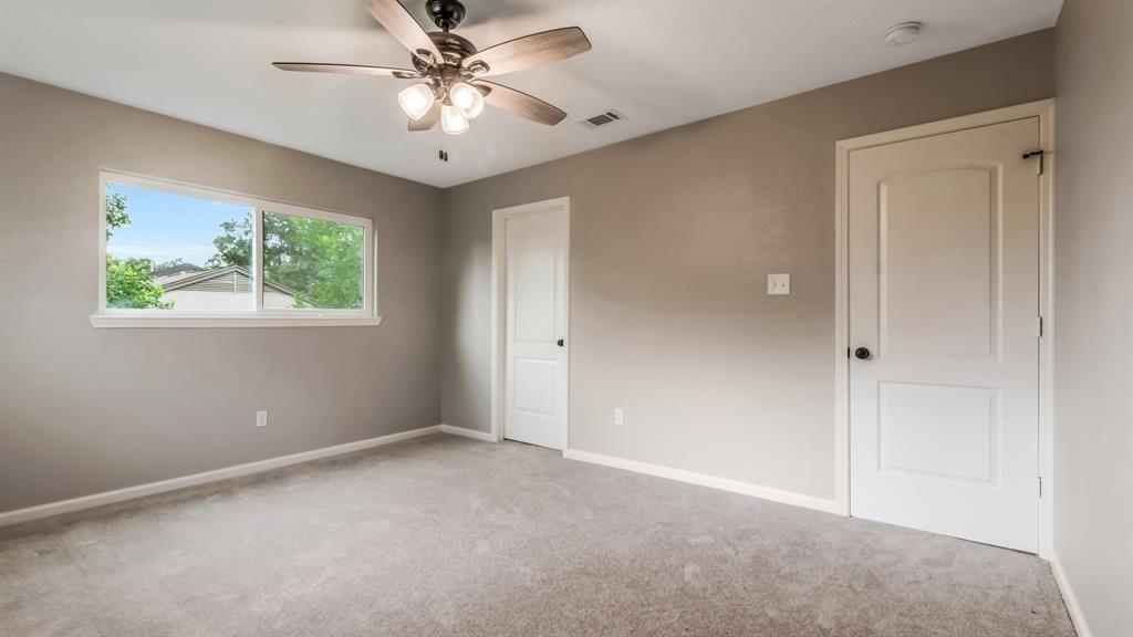 445 E Castle Harbour Drive, Friendswood, Texas image 28