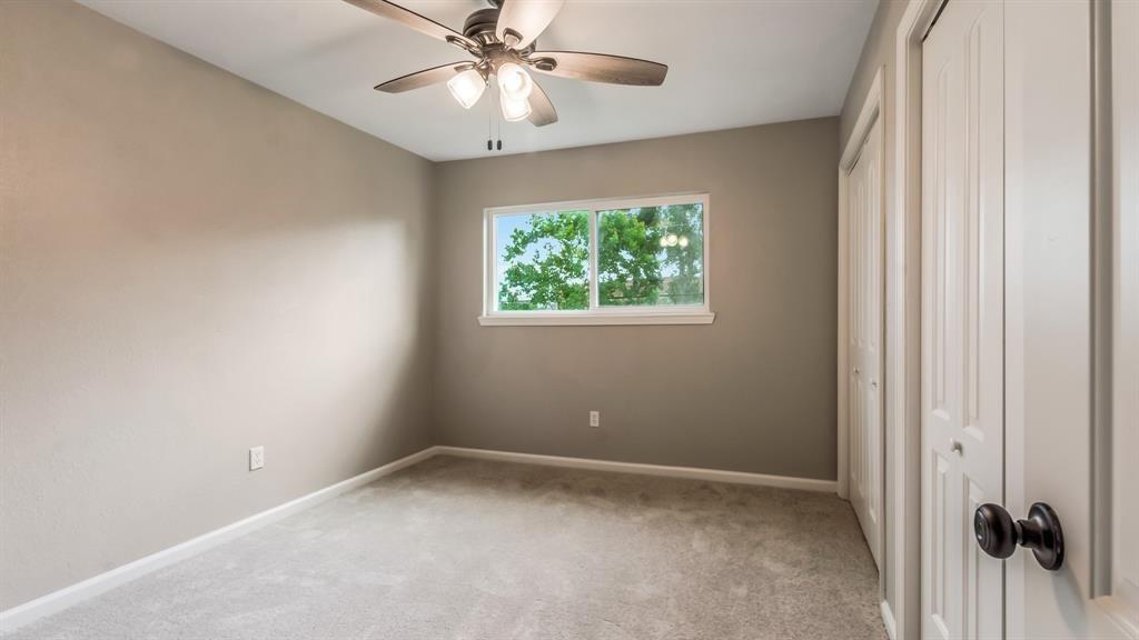 445 E Castle Harbour Drive, Friendswood, Texas image 32
