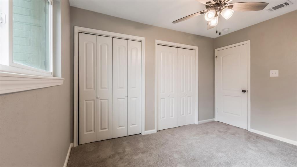 445 E Castle Harbour Drive, Friendswood, Texas image 33