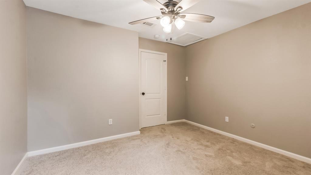 445 E Castle Harbour Drive, Friendswood, Texas image 24