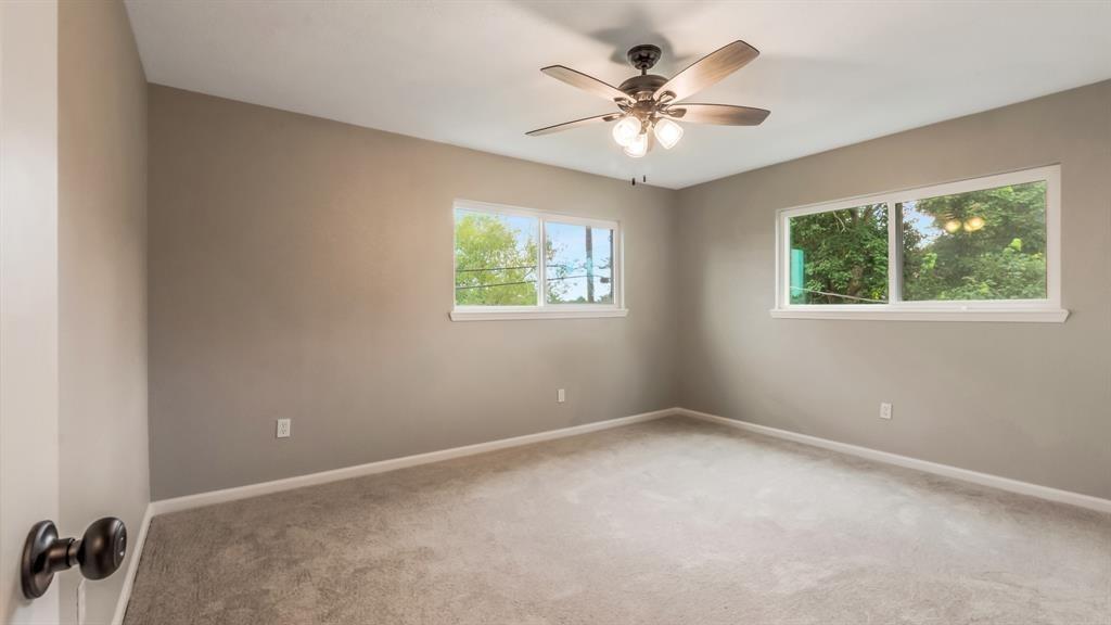 445 E Castle Harbour Drive, Friendswood, Texas image 27