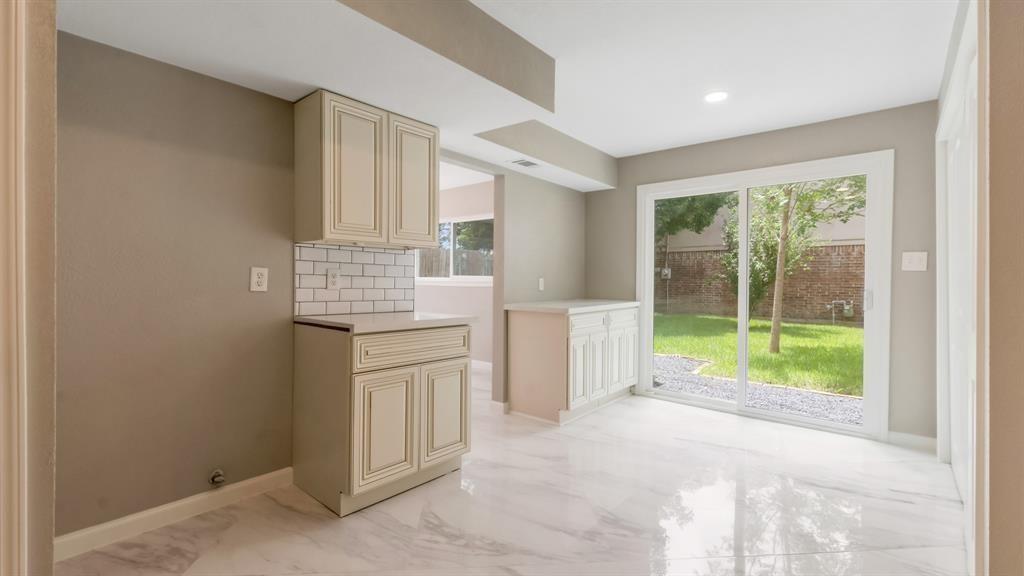 445 E Castle Harbour Drive, Friendswood, Texas image 17