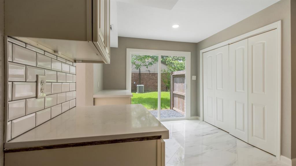 445 E Castle Harbour Drive, Friendswood, Texas image 19