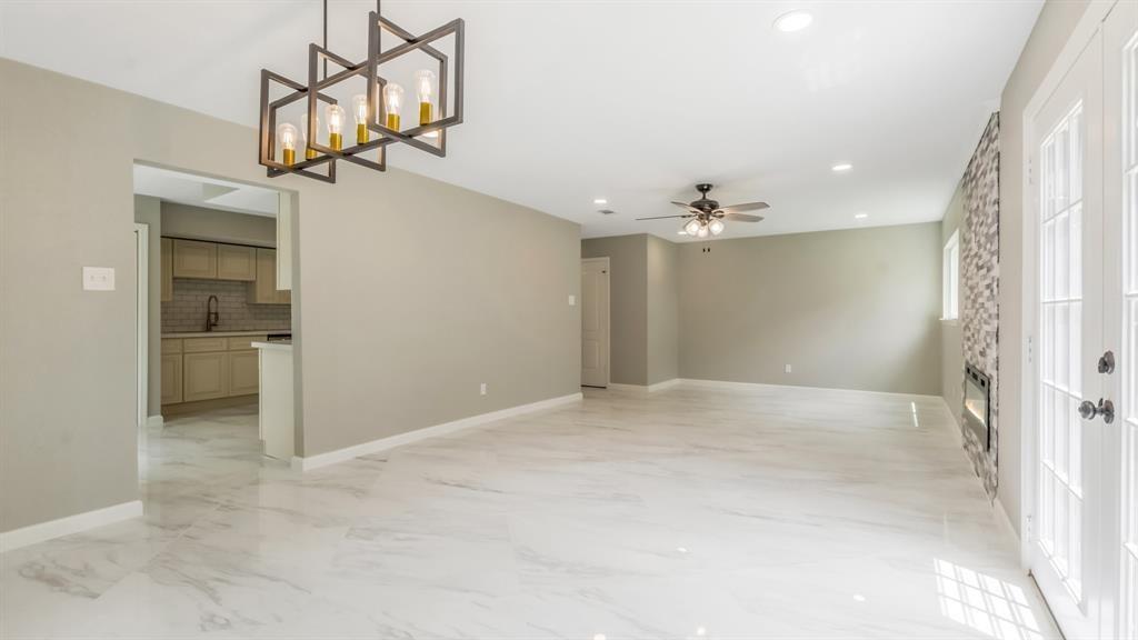 445 E Castle Harbour Drive, Friendswood, Texas image 12