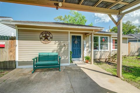 A home in Brazoria