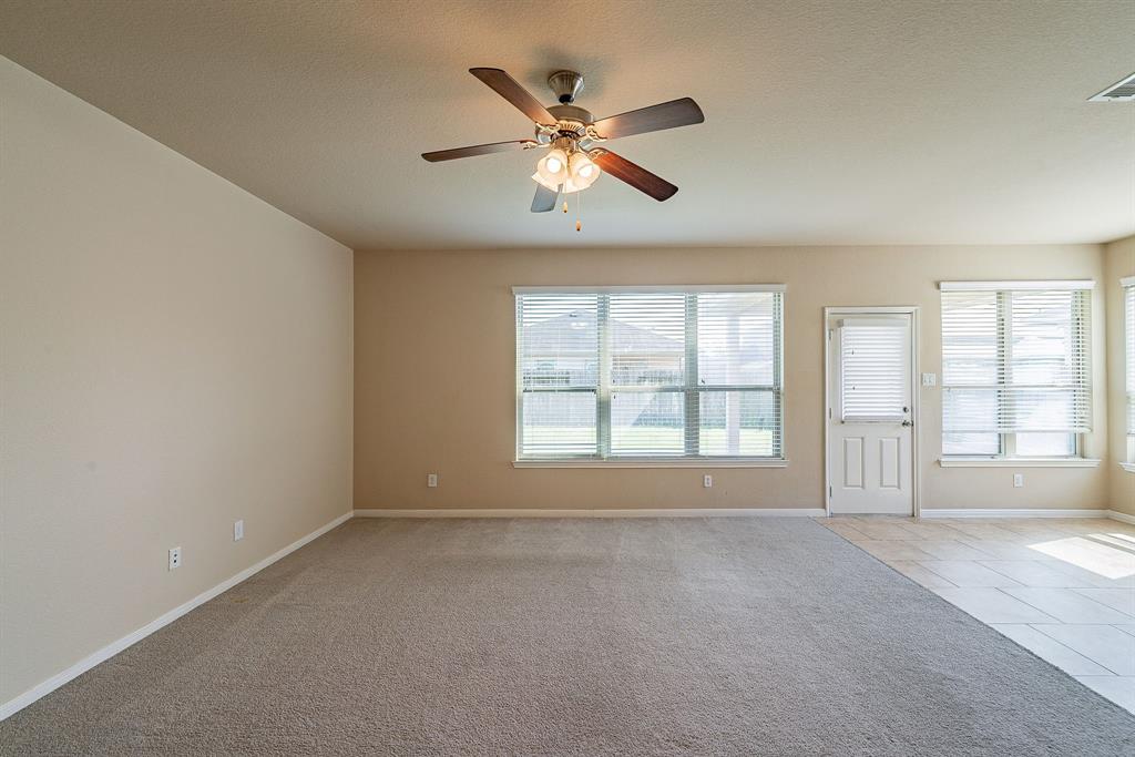 18922 Deer Trace Drive, Crosby, Texas image 6
