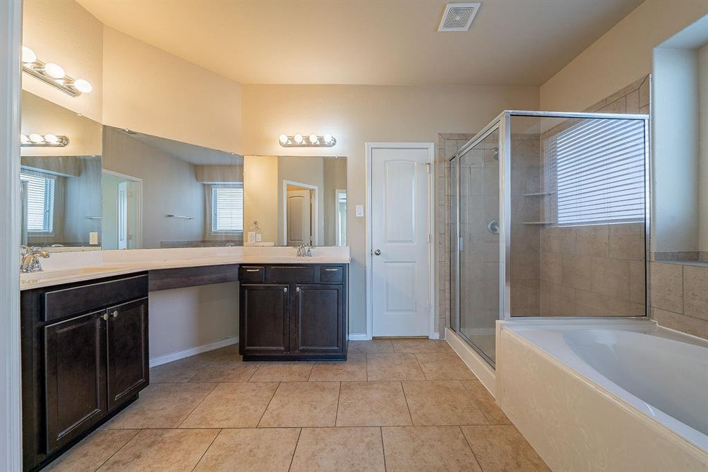 18922 Deer Trace Drive, Crosby, Texas image 16
