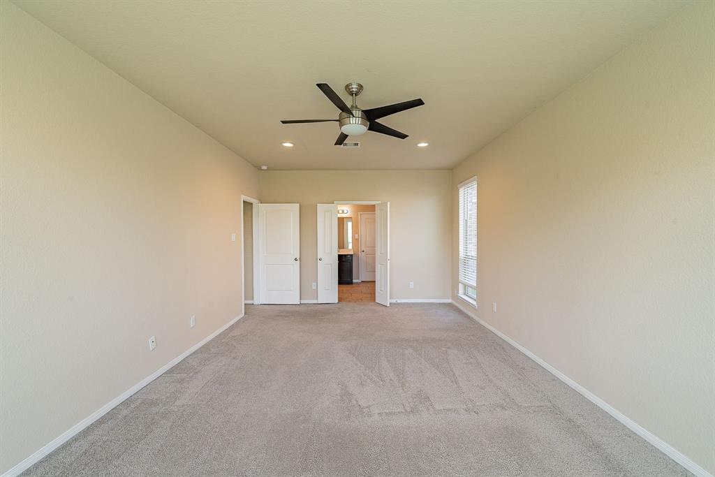18922 Deer Trace Drive, Crosby, Texas image 4
