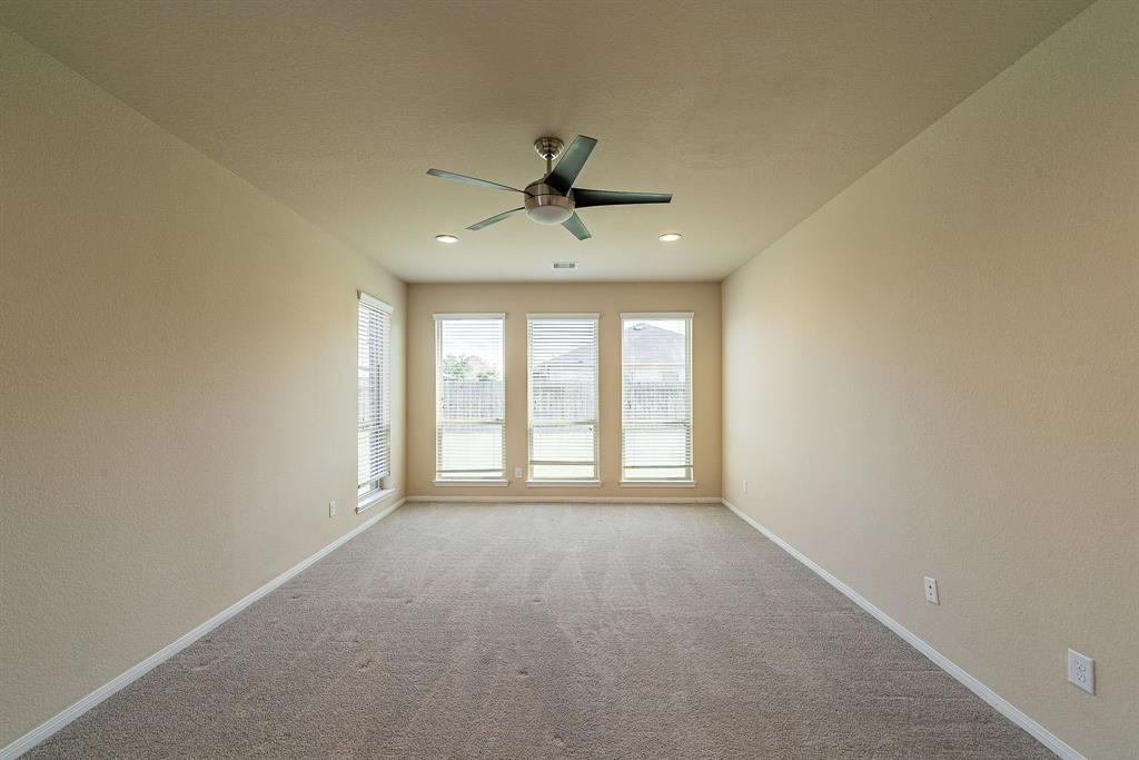 18922 Deer Trace Drive, Crosby, Texas image 2