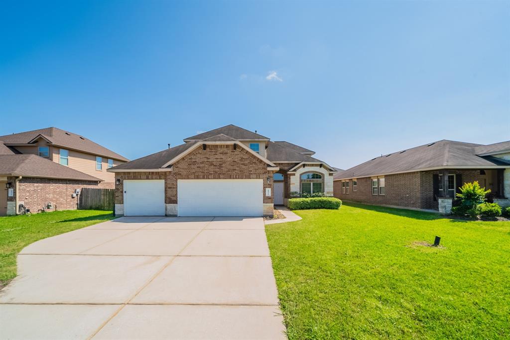 18922 Deer Trace Drive, Crosby, Texas image 1