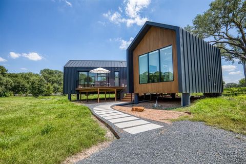 A home in Ledbetter