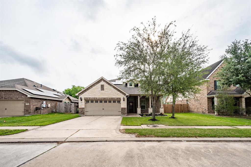 2813 Lost Maples Drive, Pearland, Texas image 4