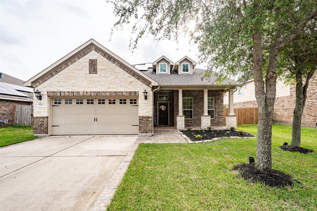 2813 Lost Maples Drive, Pearland, Texas image 1