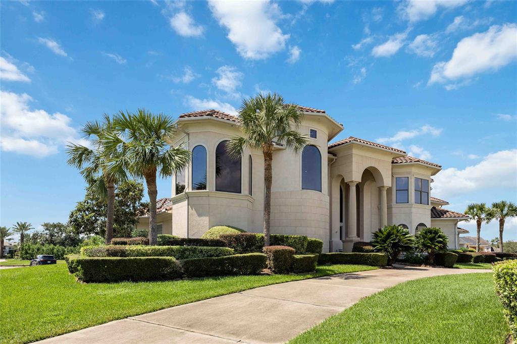 1303 Lakeway Drive