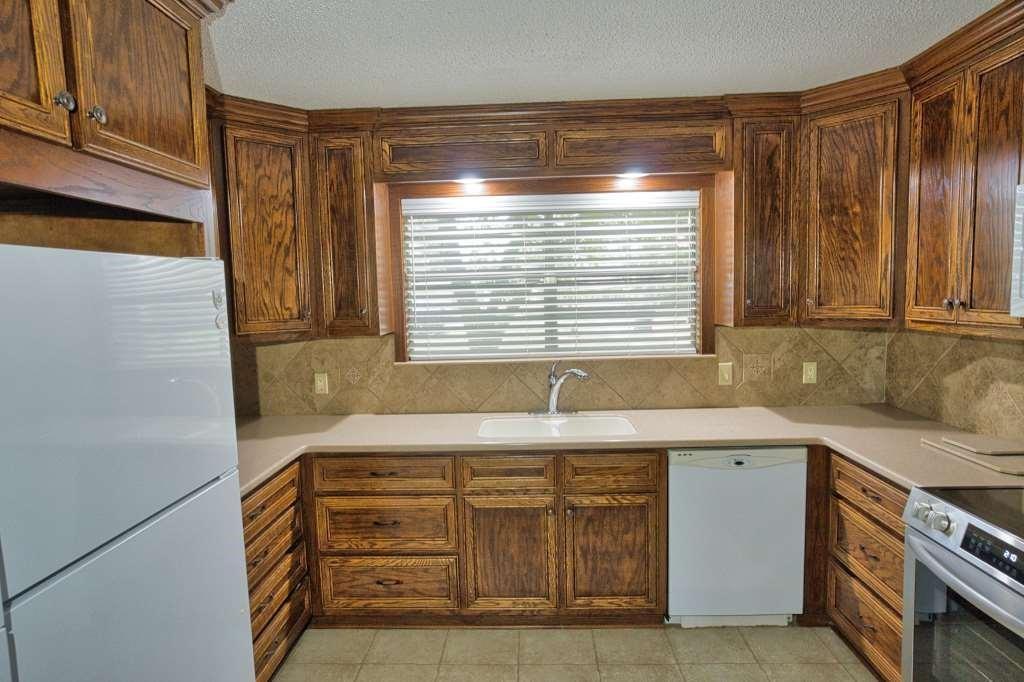 208 Roark Lane, Jones Creek, Texas image 9