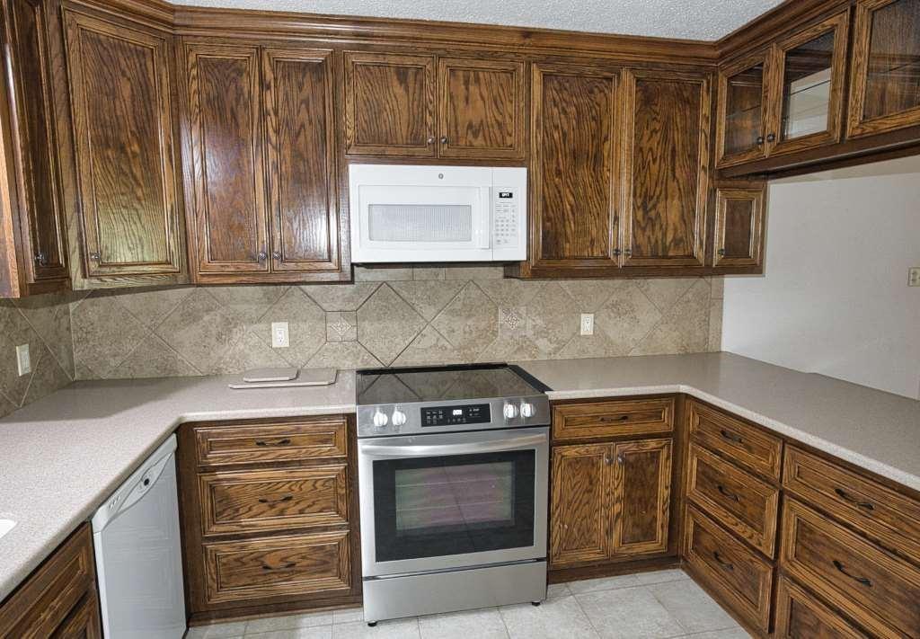 208 Roark Lane, Jones Creek, Texas image 5