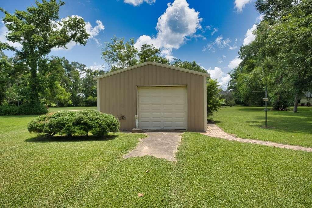 208 Roark Lane, Jones Creek, Texas image 27