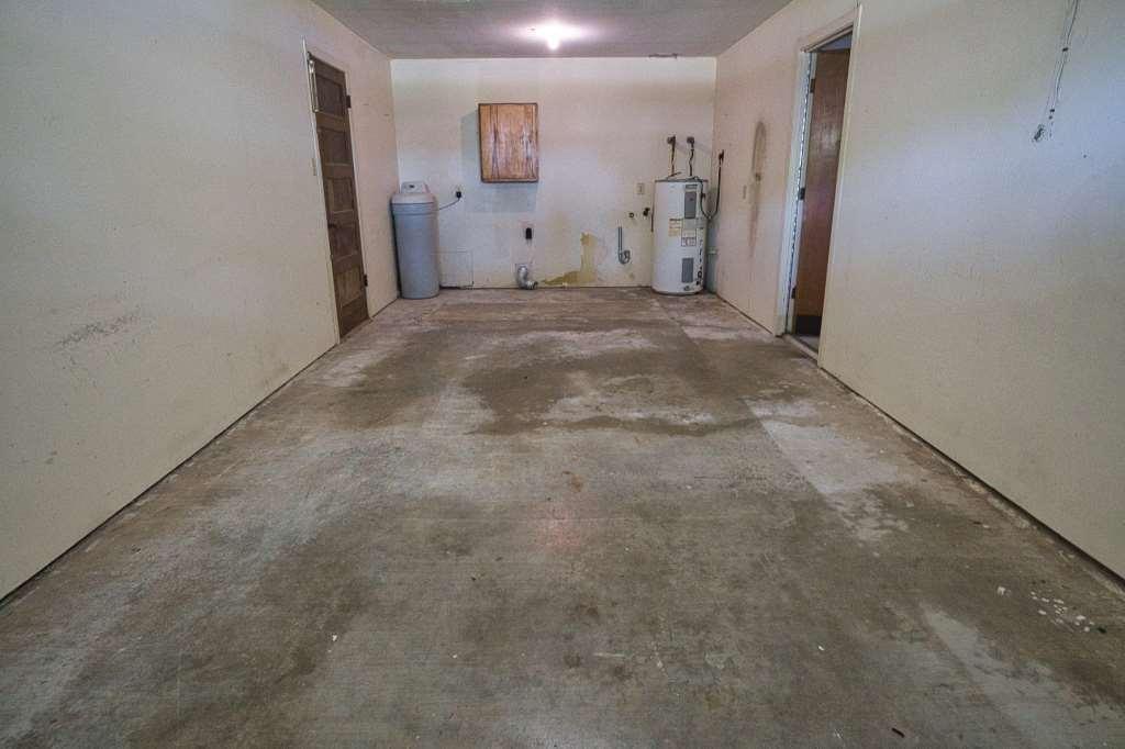 208 Roark Lane, Jones Creek, Texas image 2
