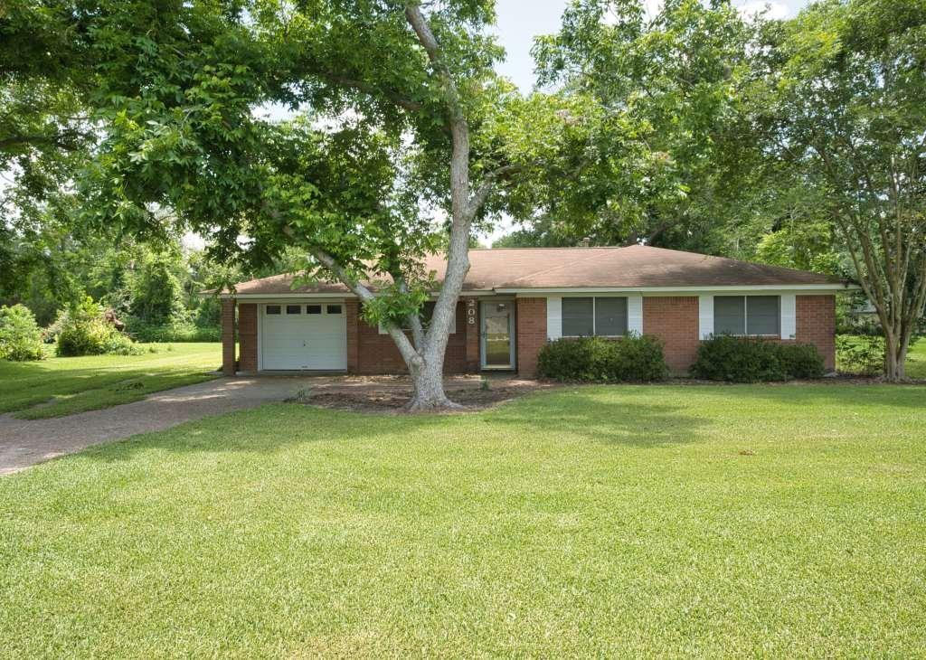 208 Roark Lane, Jones Creek, Texas image 1