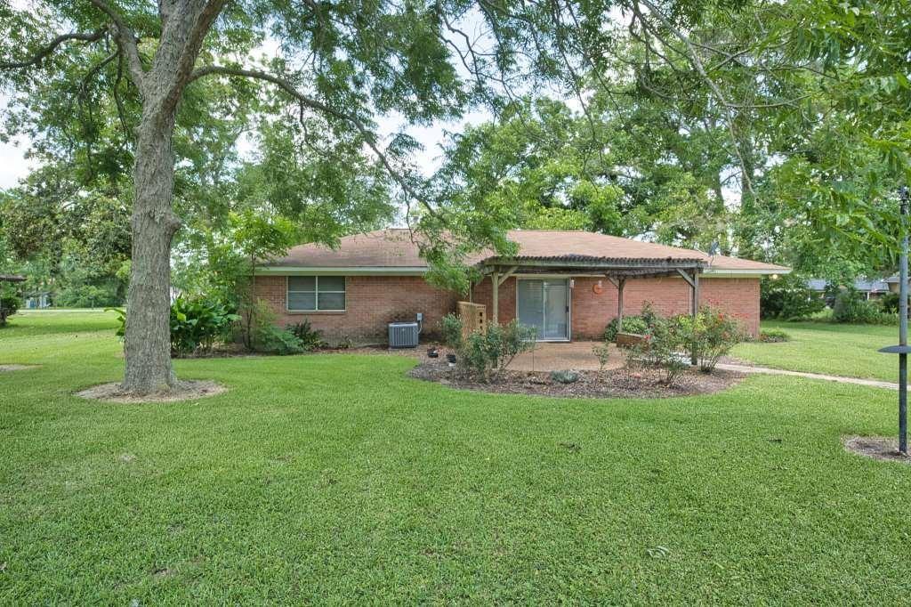 208 Roark Lane, Jones Creek, Texas image 30