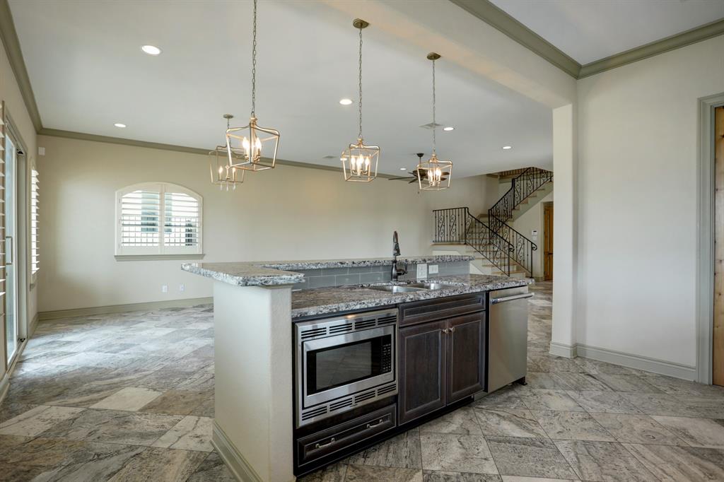2466 Beacon Circle, League City, Texas image 11