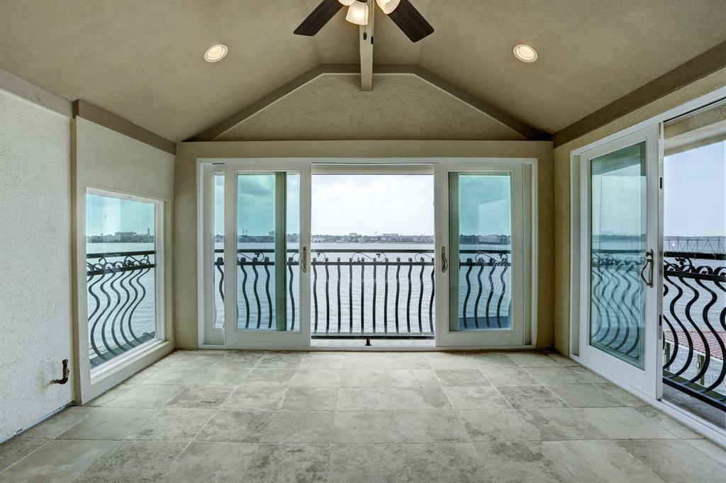 2466 Beacon Circle, League City, Texas image 28
