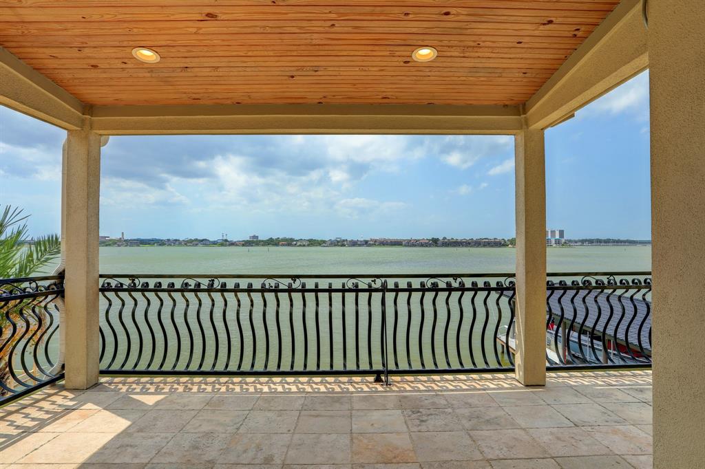 2466 Beacon Circle, League City, Texas image 30