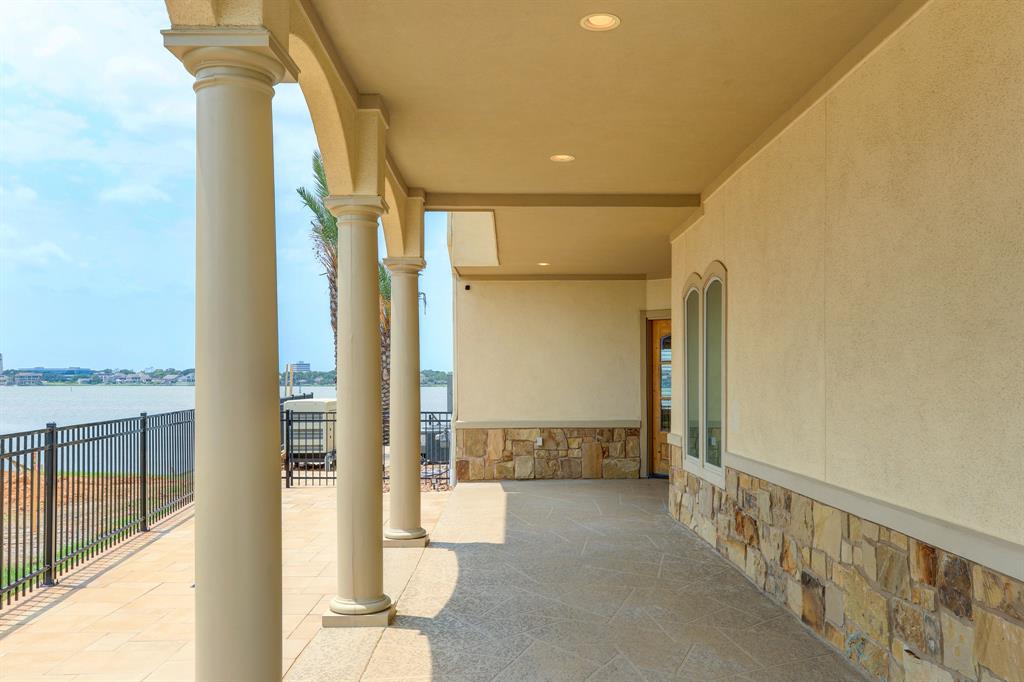 2466 Beacon Circle