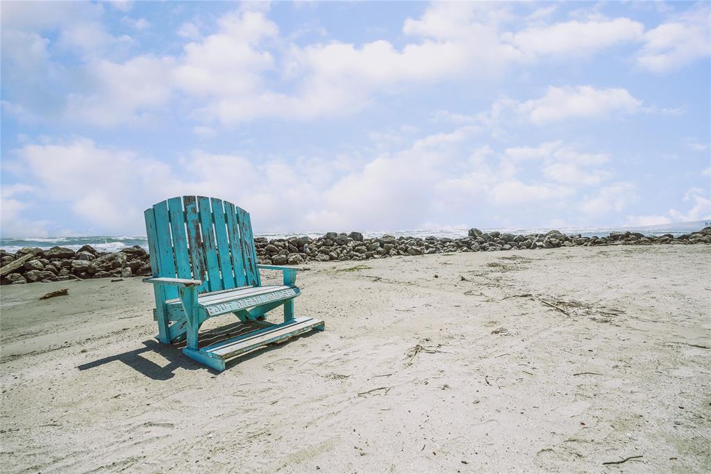 Jolly Roger Drive, Freeport, Texas image 5