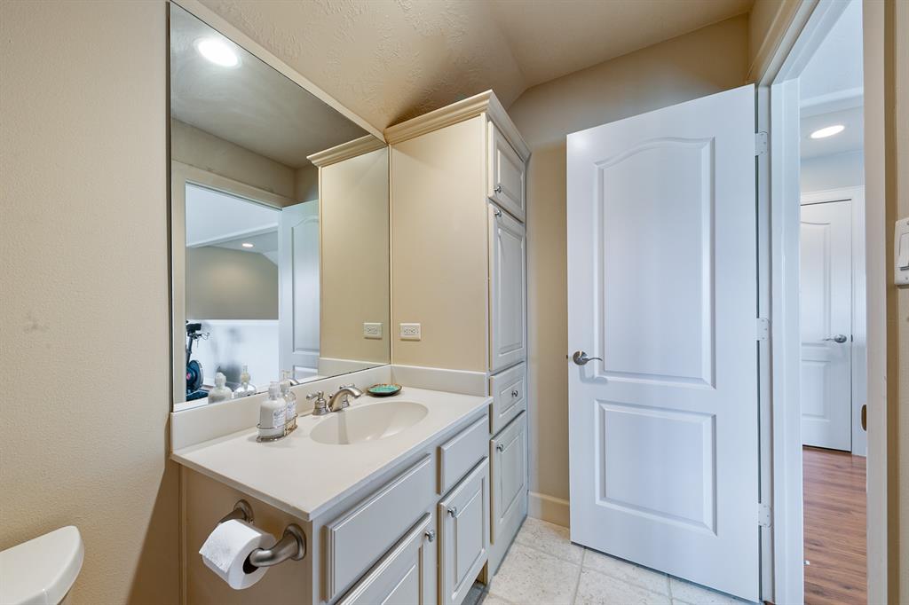7729 S Hunters Creekway Drive, Houston, Texas image 29