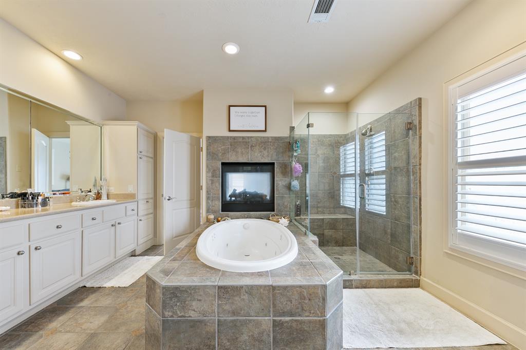 7729 S Hunters Creekway Drive, Houston, Texas image 20