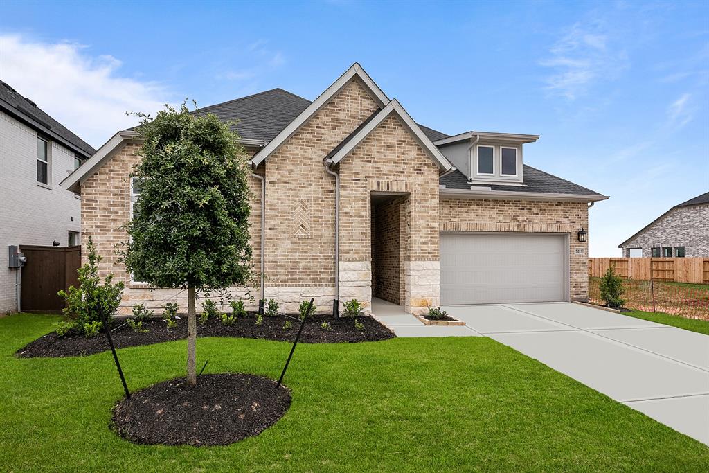 5215 Benton Woods Trail