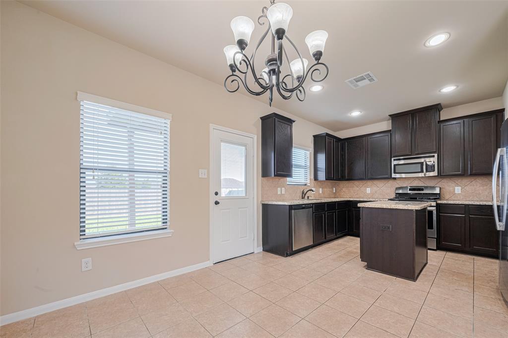 10015 Black Birch Lane, Tomball, Texas image 9