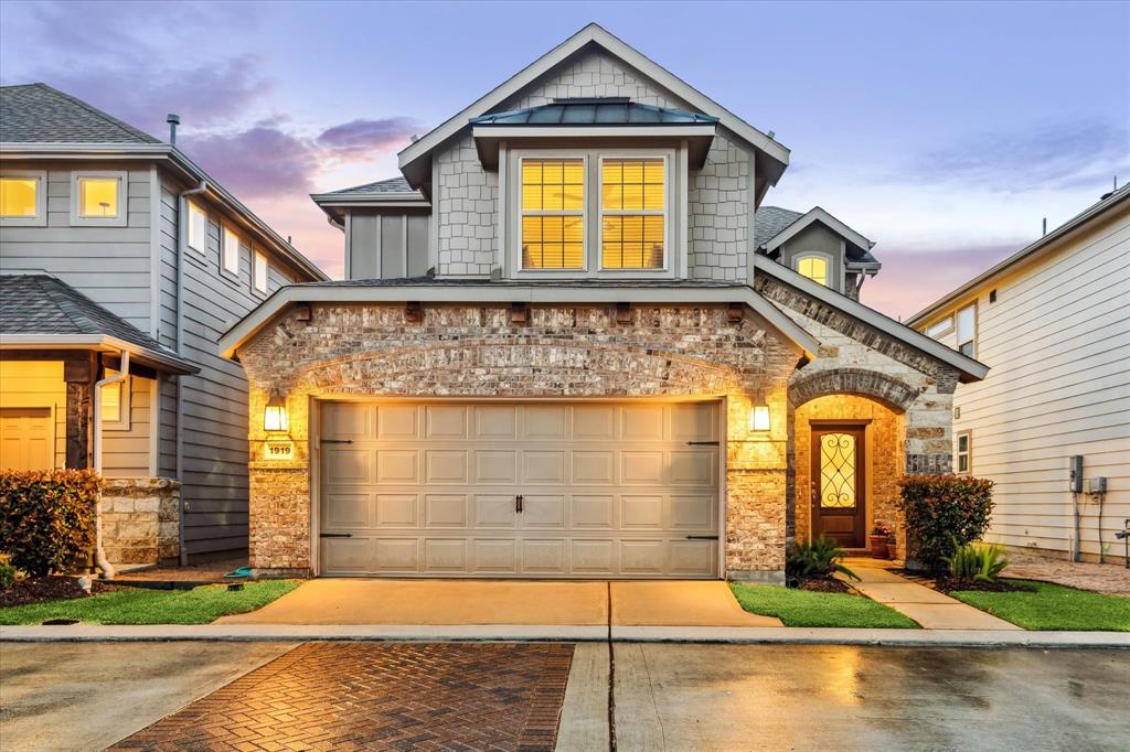1919 Barrel Oak Drive, Houston, Texas image 1