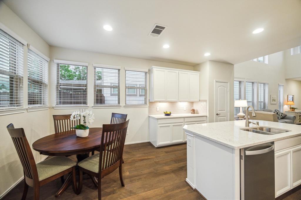 1919 Barrel Oak Drive, Houston, Texas image 8