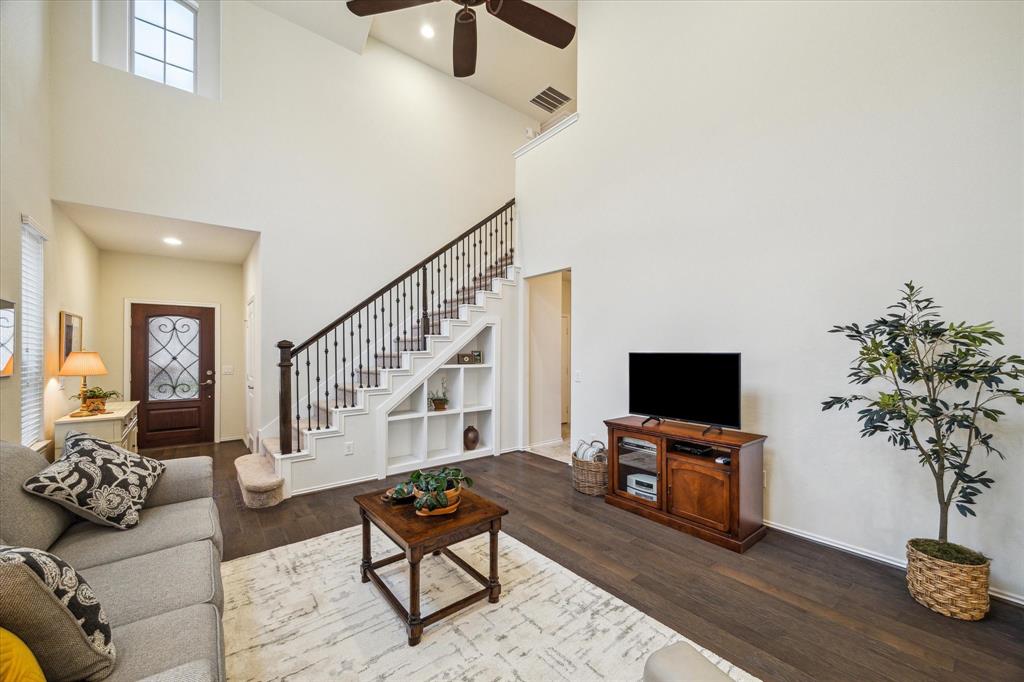 1919 Barrel Oak Drive, Houston, Texas image 6