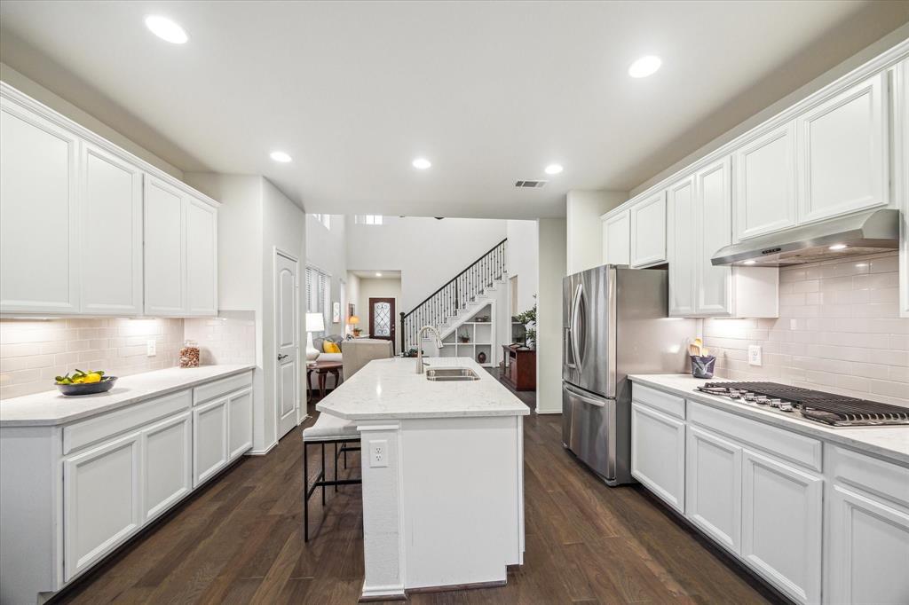 1919 Barrel Oak Drive, Houston, Texas image 9