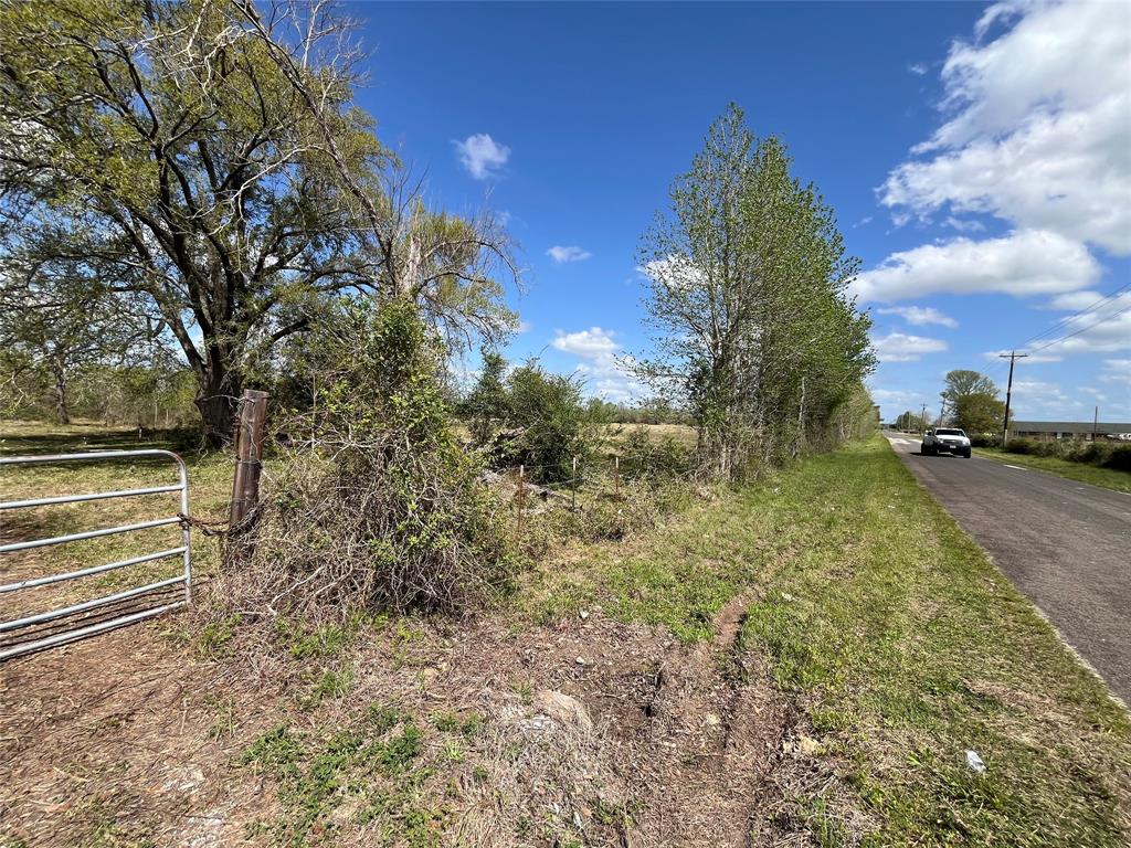 5405 County Road 2058, Hull, Texas image 7