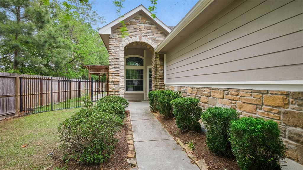 198 W Kentwick Place, Conroe, Texas image 3