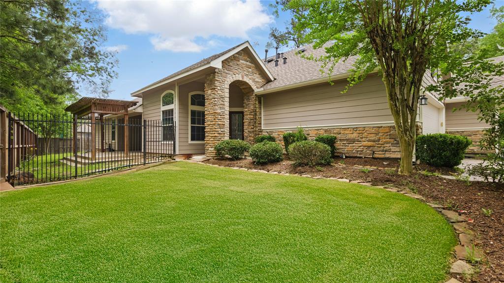 198 W Kentwick Place, Conroe, Texas image 1