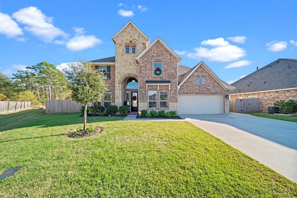 12422 Gatewood Drive, Mont Belvieu, Texas image 2