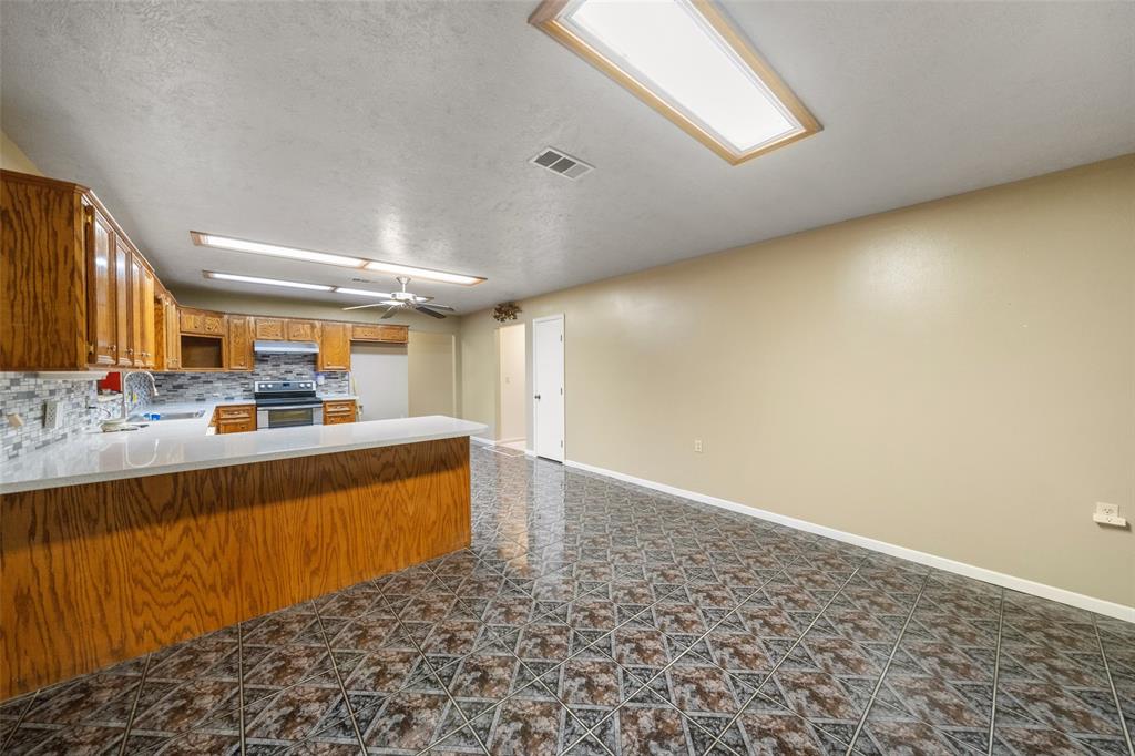 302 Garden City Road, Livingston, Texas image 28