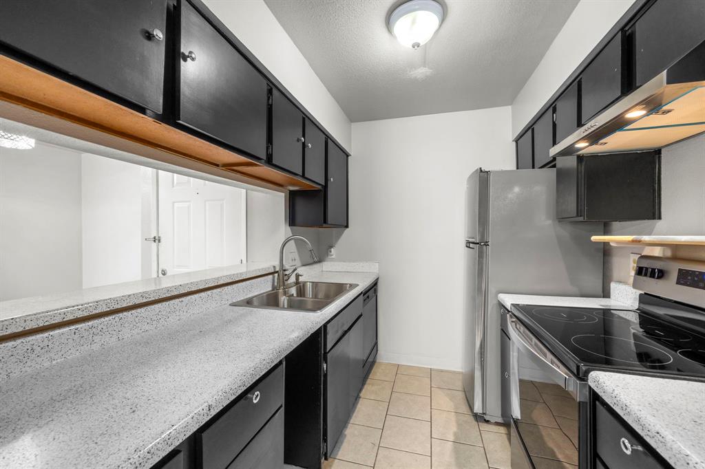 206 Plaza Verde Drive #D35, Houston, Texas image 5