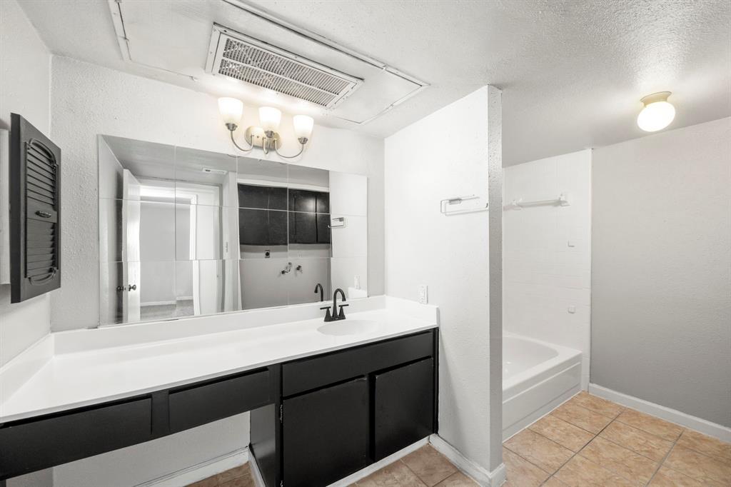 206 Plaza Verde Drive #D35, Houston, Texas image 16