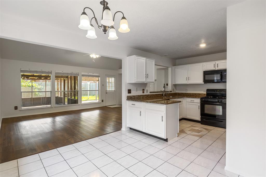 4826 Pecan Grove Drive, Pearland, Texas image 10