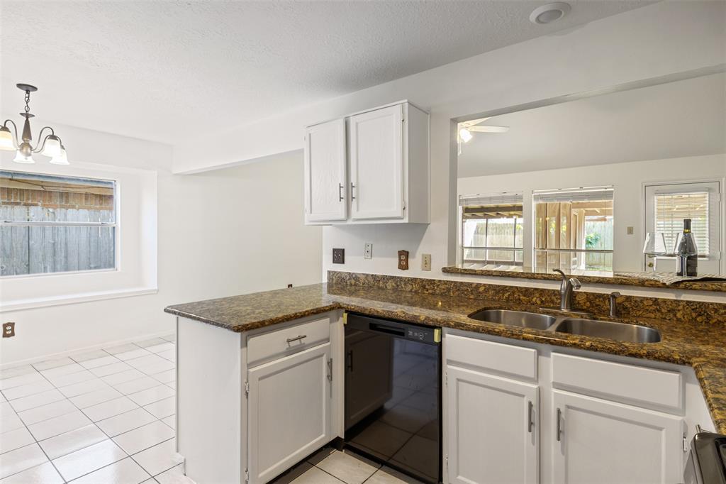4826 Pecan Grove Drive, Pearland, Texas image 14